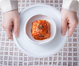 拥有长期出口经验，积累了制作出消费者喜欢的美味、安全泡菜的独家技法